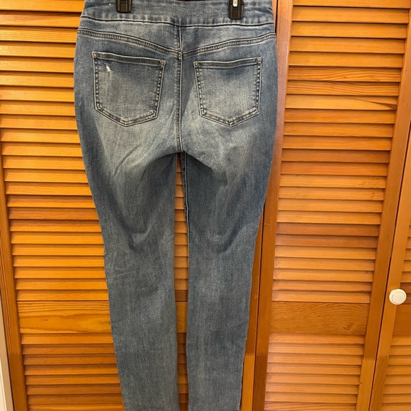 Chico’s Lightly Distressed Pull-On Jeggings, Size 2R, Faded Blue Denim. - Picture 9 of 12